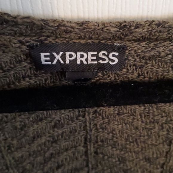Express Top - Picture 2 of 3